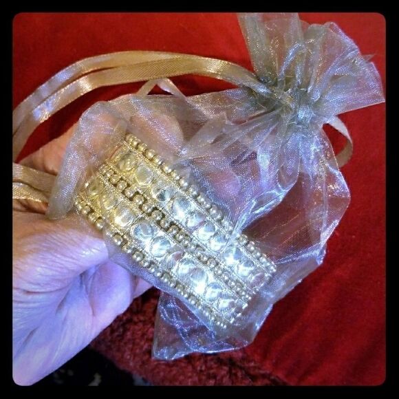 GORGEOUS BRAND NEW WITH TAGS NEVER WORN!! - Picture 1 of 3